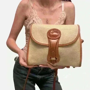 Vintage Dooney & Bourke R25 Medium Essex Bone British Tan Leather Shoulder Bag